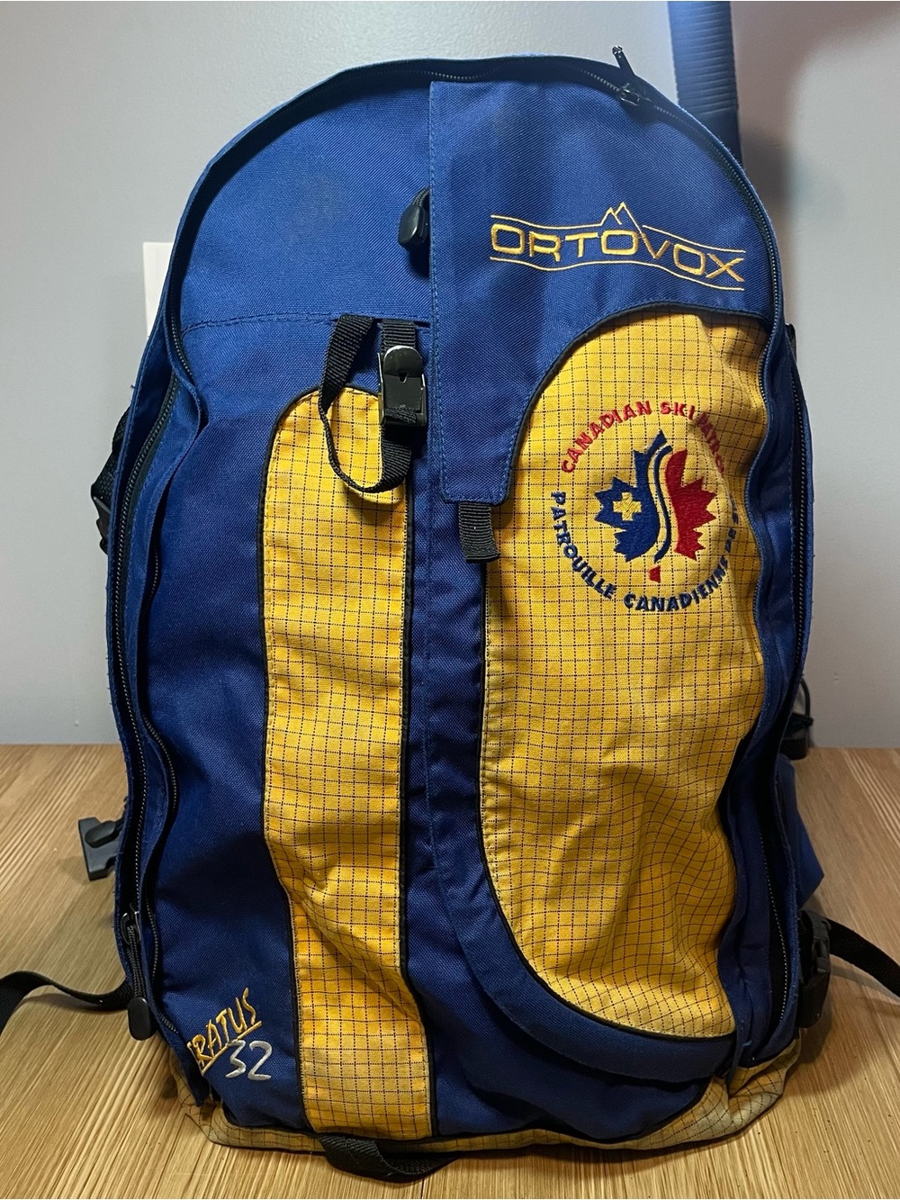 Vintage Mid-2000s Ortovox Stratus 32 Canadian Ski Patrol Backpack Blue